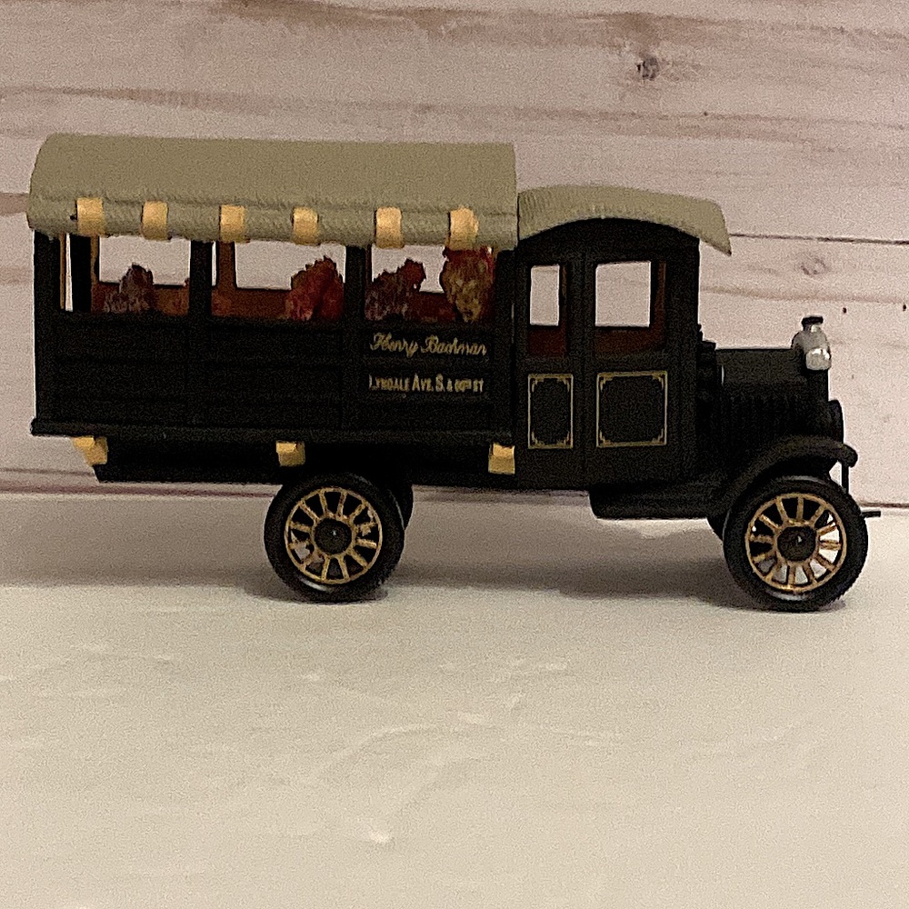 DEPARTMENT 56 - 1919 Bachman Wilcox Truck - Heritage Village